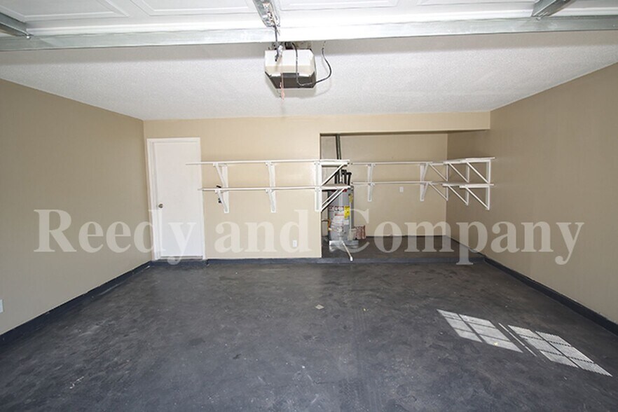 Building Photo - 4682 Sandy Park Dr
