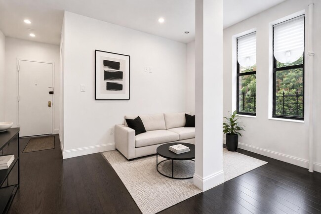 Building Photo - 45 Tiemann Pl