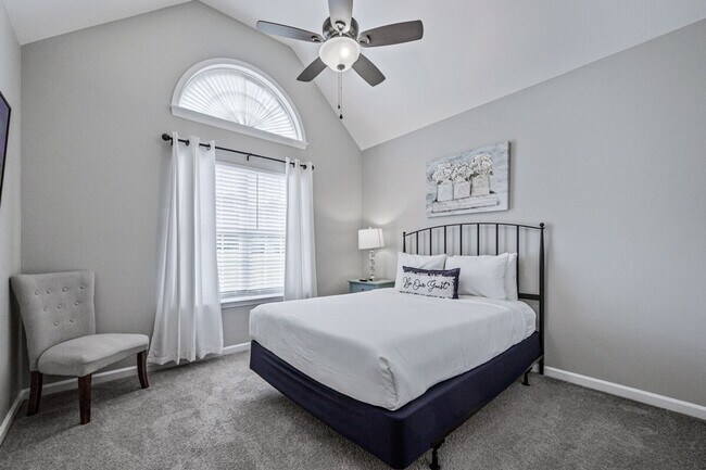 Building Photo - 11 Cobblestone Dr NW