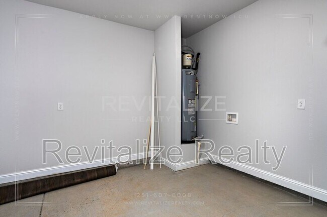 Building Photo - 13658 Addison Pl