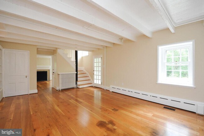 Building Photo - 1420 Creek Road Trail