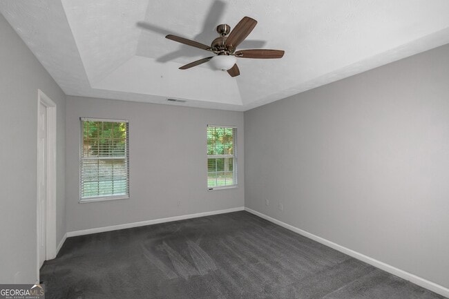 Building Photo - 585 Mountainview Dr
