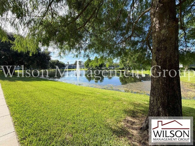 Building Photo - 12664 Somerset Oaks St
