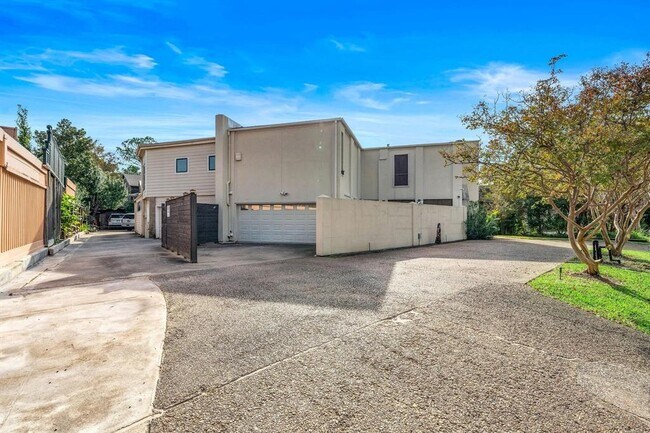 Building Photo - 1111 Potomac Dr