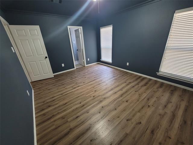 Building Photo - 205 Willow Creek Dr
