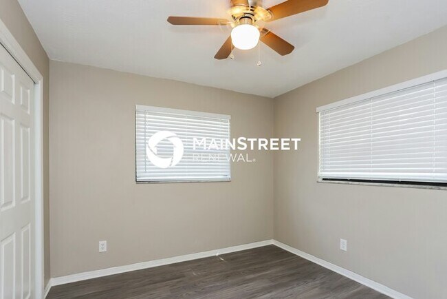 Building Photo - 3 Bedroom Pet-Friendly Home in St Petersburg, FL with Main Street Renewal