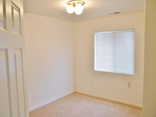 Building Photo - 1735 W 540 N
