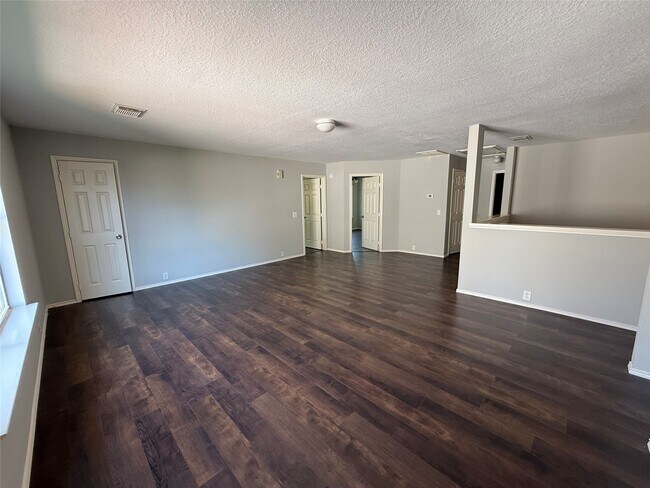 Building Photo - 4822 Russet Trail Ct