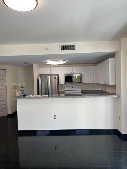 Building Photo - 2740 SW 28th Ter