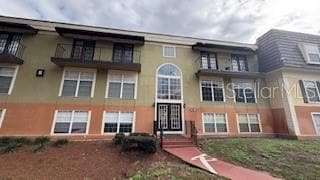 Building Photo - 3956 Versailles Dr