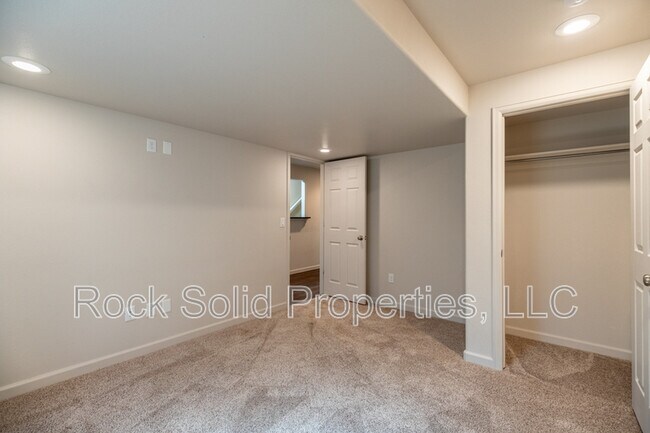 Building Photo - 1113 Banjo Ct