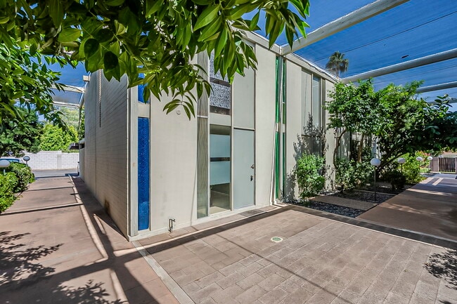 Building Photo - 4411 N 40th St