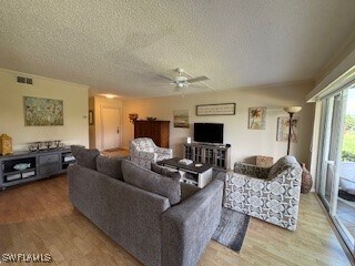 Building Photo - 5441 Peppertree Dr