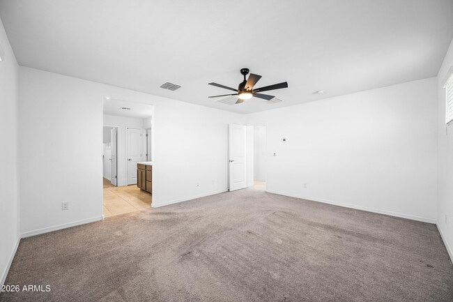 Building Photo - 8926 W Oregon Ave