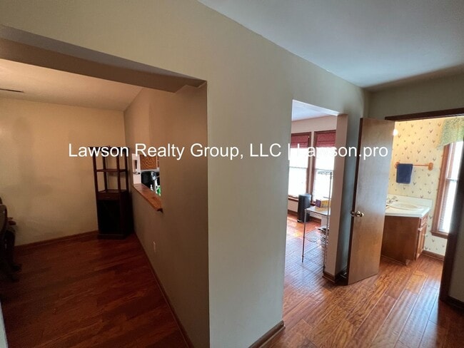 Building Photo - 2217 Jefferson St SW