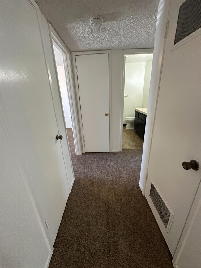 Building Photo - 1020 Jefferson Ave