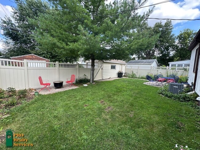 Building Photo - 3 Bedroom Home in Highland Park