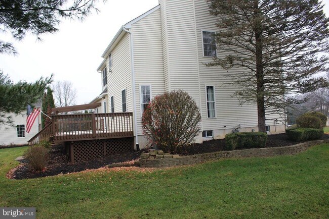 Building Photo - 176 S Patricia Dr