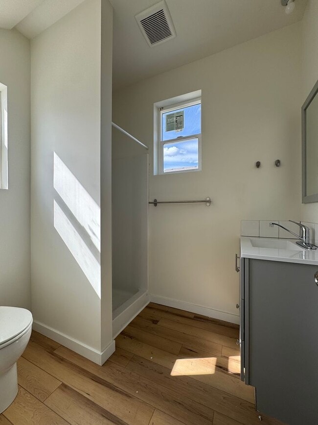 Building Photo - Bright 3BR/3BA with Soaring Ceilings & Lar...