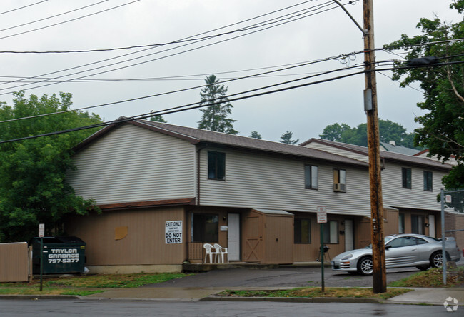 Primary Photo - 319 Exchange Ave