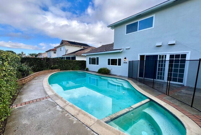 Building Photo - Rare 4 Bedroom pool home available in Cypress