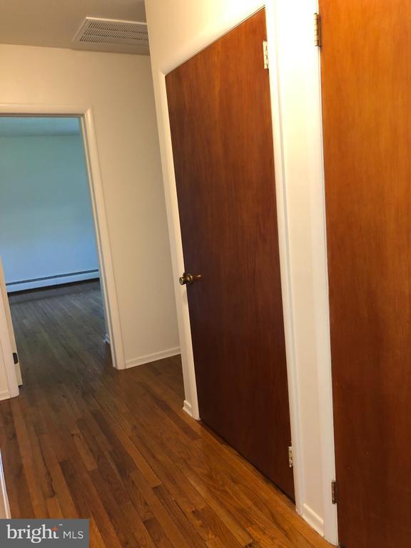 Building Photo - 29 Laver Rd