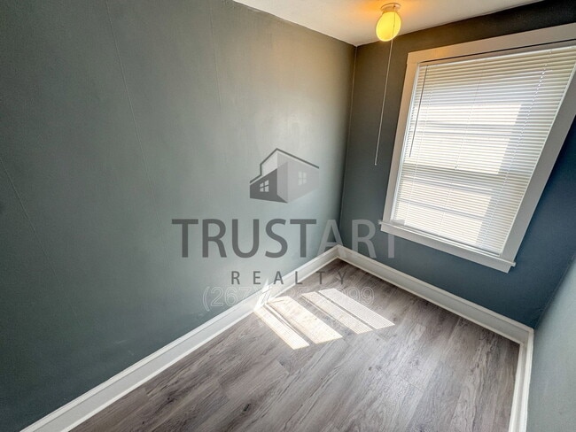 Building Photo - 2640 S Robinson St
