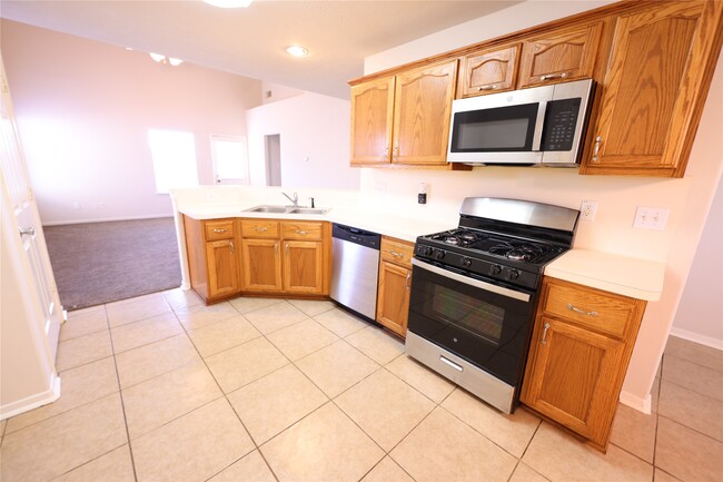 Building Photo - 1007 Harrisburg Ct