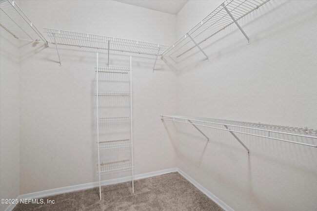 Building Photo - 7800 Point Meadows Dr
