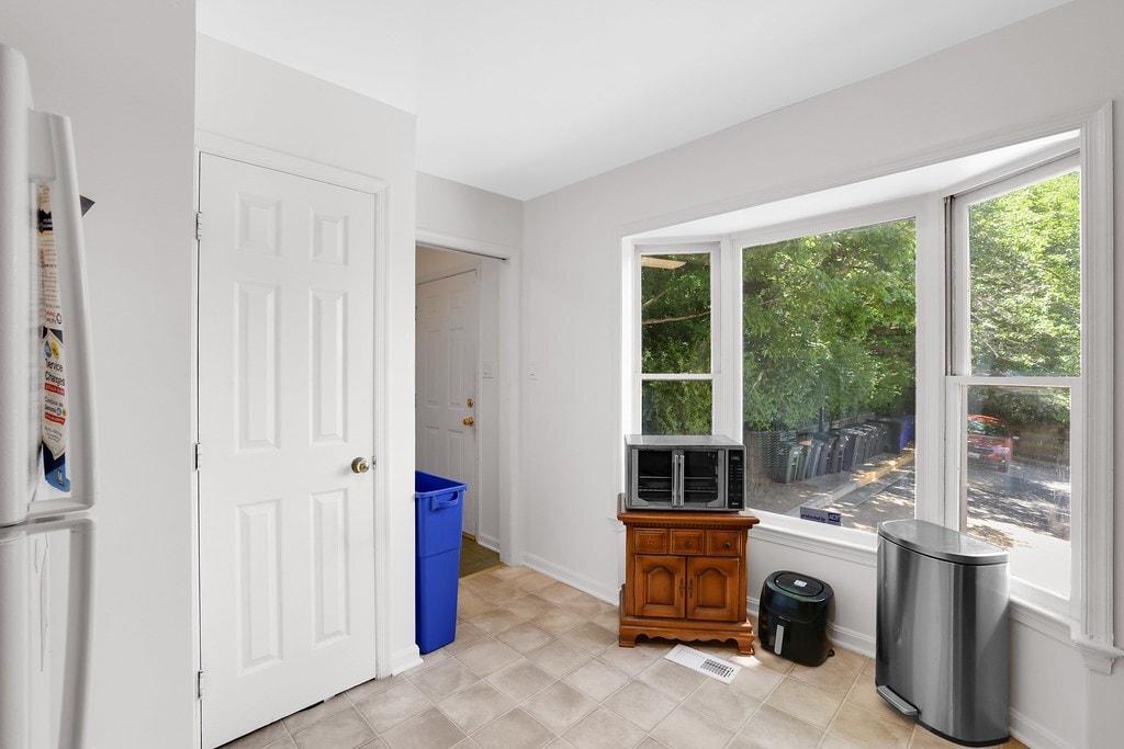 Building Photo - 3001 20th Ct S