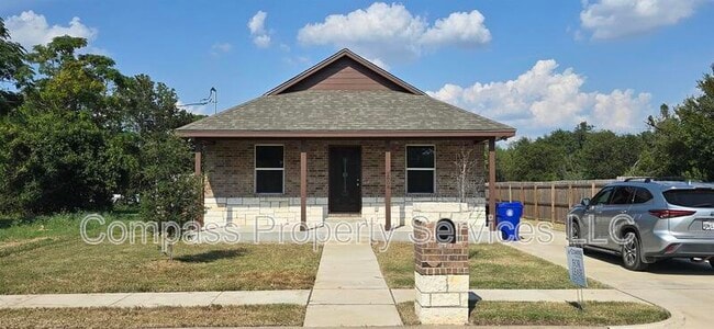 Primary Photo - 2808 S 8th St