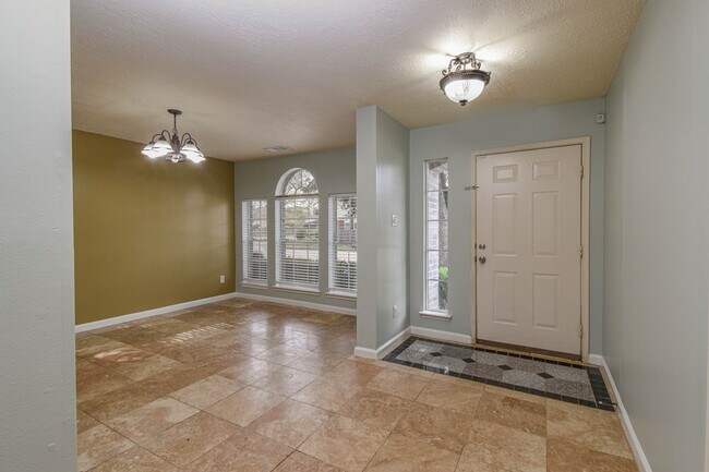 Building Photo - 16818 Parliament St