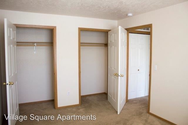 Building Photo - 1915 S Village Square Cir