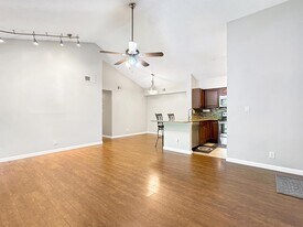 Building Photo - 3083 N Oakland Forest Dr