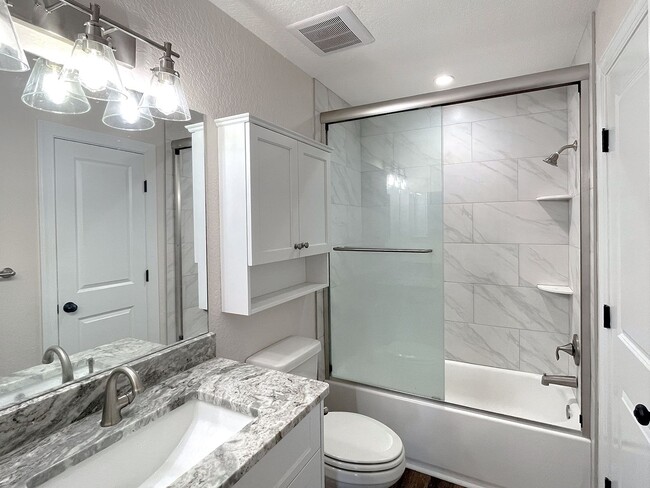 Building Photo - One-Bedroom Second Floor Condo in Winterset Community