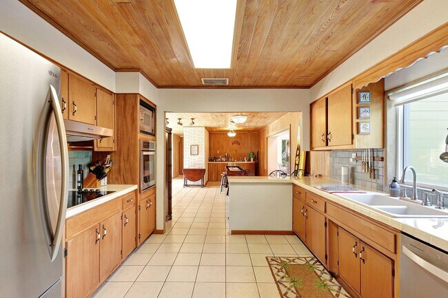 Building Photo - 7501 S Indian River Dr