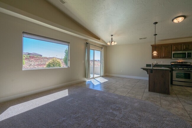 Building Photo - 2031 East Colorado Drive