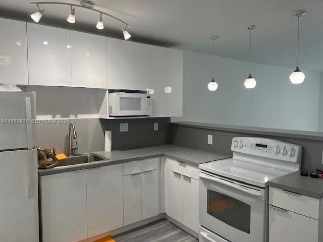 Building Photo - 1600 NE 114th St