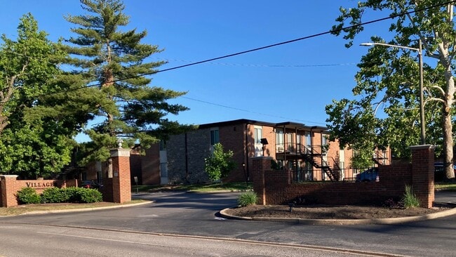 Building Photo - 2601 Hillsboro Pike