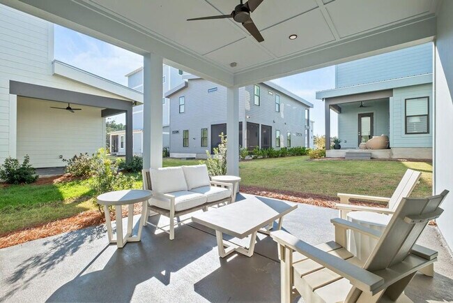 Building Photo - 31 Sarah St