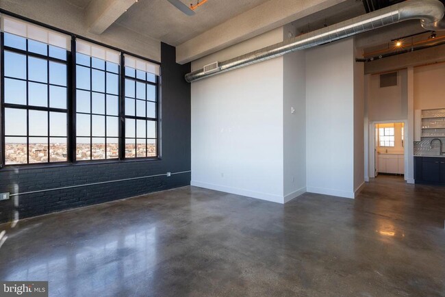 Building Photo - 2000 N 2nd St