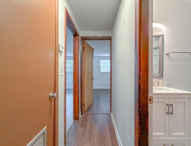 Building Photo - 1210 Carson Dr