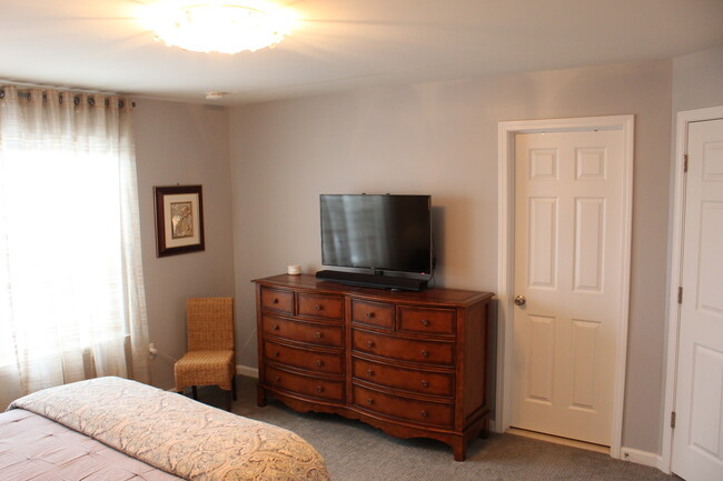 Master Bedroom - 324 Sanderling Ln