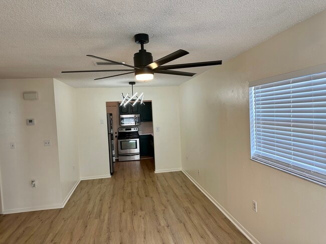 Building Photo - 1802 W House St