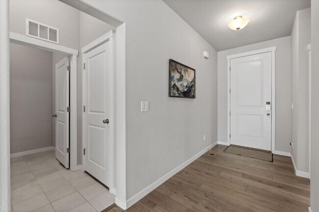 Building Photo - 3975 Ivy Hill Dr
