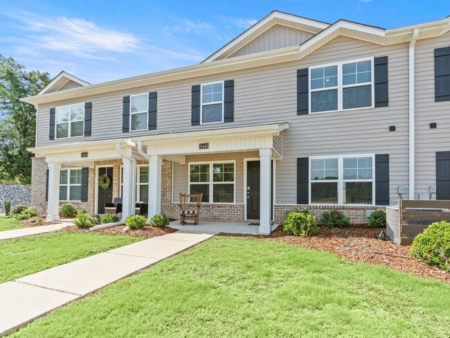 Building Photo - ASK ABOUT RENT SPECIAL! Fantastic Location – Spacious 3 Bedroom Townhome with Rear-Entry Garage!