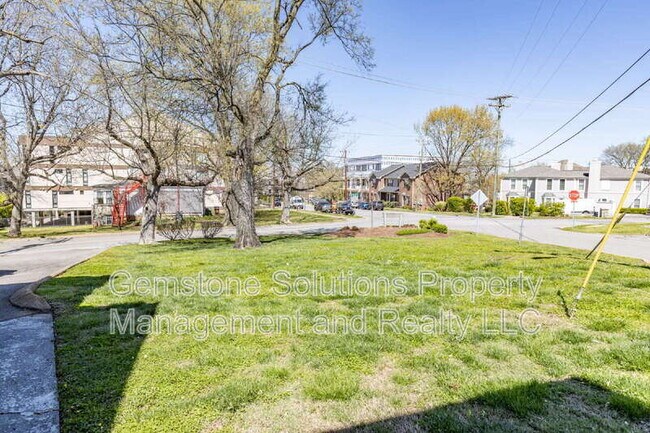 Building Photo - 201 Acklen Park Dr