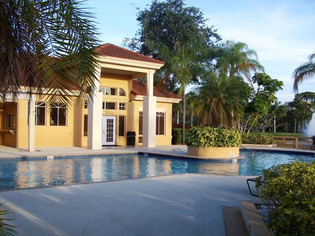 Building Photo - 4815 Via Palm Lakes