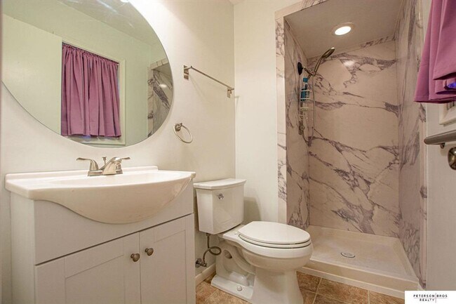 Building Photo - WELCOME HOME!