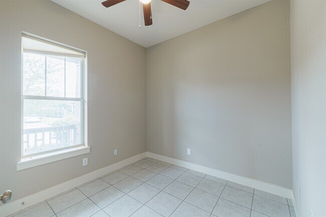 Building Photo - 16831 Osprey Bend Dr